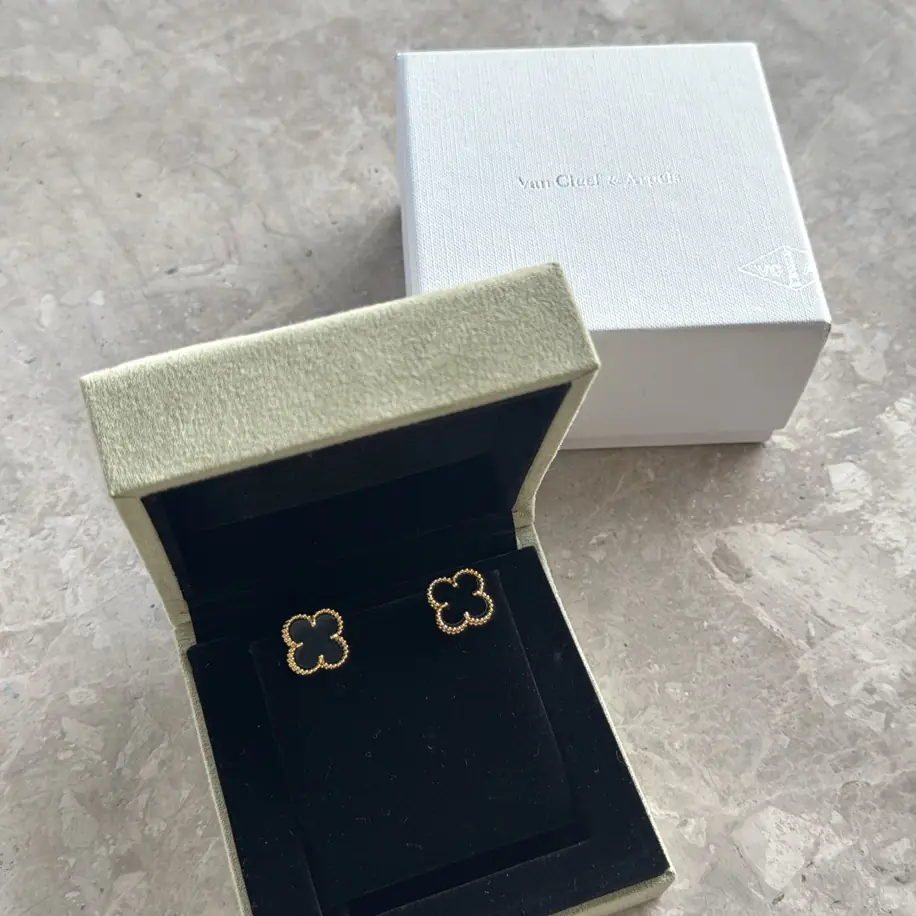 Van Cleef Siyah Küpe (Premium)