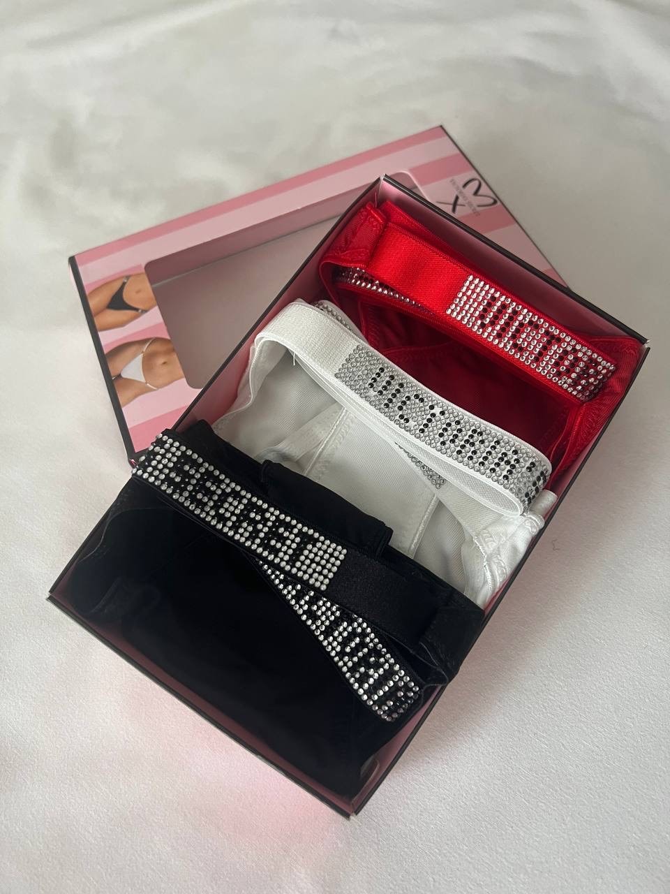 Victoria Secret’s Taşlı 3 Lü Bikini